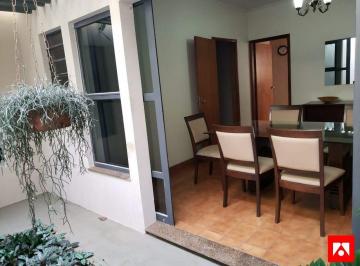 Casa · 220m² · 3 Quartos · 4 Vagas · Casa à venda na Vila Santa Catarina em Americana. 