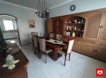 Casa · 280m² · 3 Quartos · 5 Vagas · Casa com 3 suítes e 5 vagas à Venda no Jardim Bela Vista em Americana 