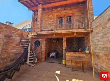Casa · 120m² · 3 Quartos · 3 Vagas · Casa com edícula rústica à venda no Jardim Laudissi I em Santa Bárbara d'Oeste