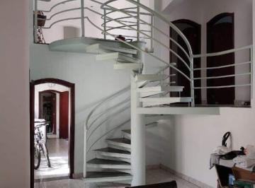 Casa · 220m² · 4 Quartos · 6 Vagas · Casa à venda com 4 quartos (1 suíte) e 6 vagas na Vila Bertini em Americana 