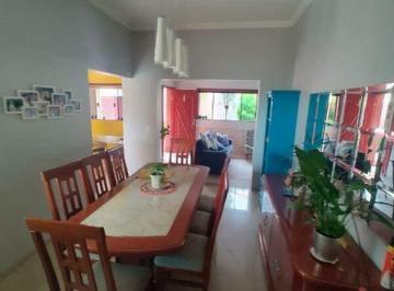 Casa · 173m² · 4 Quartos · 2 Vagas · Casa à venda no Jardim Boa Vista em Santa Bárbara d'Oeste com 4 quartos (1 suíte) e 2 vagas de garag