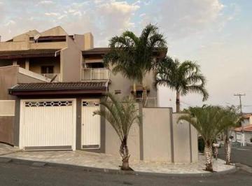 Casa · 172m² · 2 Quartos · 1 Vaga · Sobrado à Venda no Bairro Cidade Jardim, Americana com 3 Quartos (1 Suíte) e Garagem.