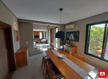 Casa · 325m² · 3 Quartos · 4 Vagas · Casa à venda no Condomínio Terras do Imperador em Americana com 3 quartos (1 suíte) e 4 vagas de gar