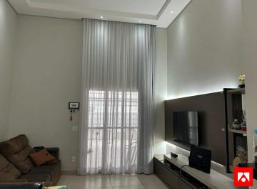 Casa · 97m² · 3 Quartos · 3 Vagas · Casa ampla à venda no Jardim Terra América II em Americana com 3 quartos (1 suíte) e 3 vagas de gara