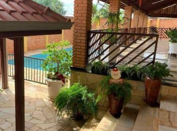 Casa · 500m² · 3 Quartos · 4 Vagas · Casa à venda com 3 quartos (suítes) e 4 vagas de garagem na Vila Brasil em Santa Bárbara d'Oeste. 