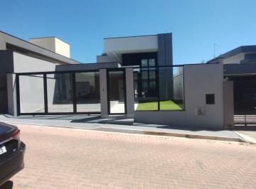 Casa de 3 quartos, Vicente Pires · Rua 3, Vicente Pires, Casa em Condomínio Fechado, 3 Quartos.