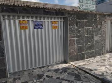 Casa de 4 quartos, Recife · Excelente casa a venda no engenho do meio com PISCINA