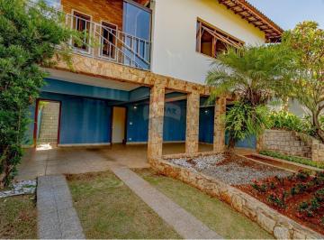 Casa · 320m² · 3 Quartos · 5 Vagas · Casa espaçosa no Jardim do Lago em Atibaia com 03 dormitórios, suíte com closet e vista para a Pedra
