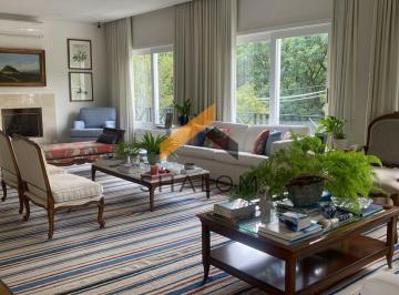 Casa · 400m² · 3 Quartos · Exclusividade, sofisticação e segurança em um só lugar!