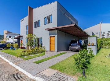 Casa · 156m² · 4 Quartos · 2 Vagas · Casa à venda no Condomínio Village dos Ipes em Balneário Camboriú