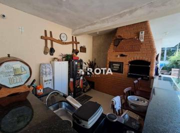 371812ba01f10ca0c0ec38eb099ee1d0d5ec54af · Sobrado c/ 5 quartos (4 suítes) + piscina.