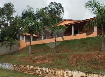 Área de Serviço · Chácara com 5 quartos à venda em Jardim das rosas - SP