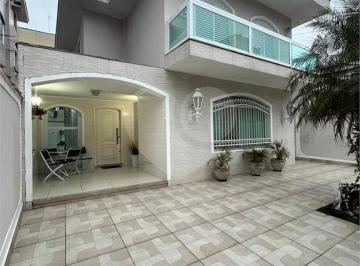 Casa · 190m² · 3 Quartos · 2 Vagas · Sobrado com 3 quartos à venda em Aparecida - SP