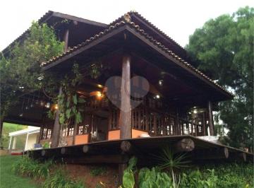 Casa · 300m² · 3 Quartos · Condomínio com 3 quartos à venda em Bairro campos de santo antônio - SP