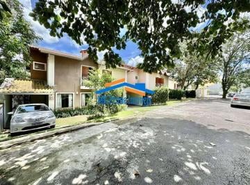 Casa · 124m² · 3 Quartos · 2 Vagas · Cond. Vila Velha - 3 dorms / 1 sts, final de rua, muito verde!