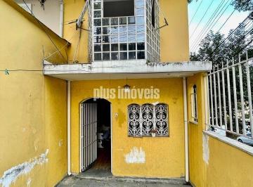 Casa · 107m² · 2 Quartos · 2 Vagas · Casa de esquina com entradas independentes