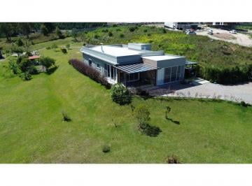 Casa · 196m² · 3 Quartos · 5 Vagas · CASA DE CONDOMÍNIO  QUATRO BARRAS - PR