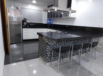 Casa · 247m² · 4 Quartos · 4 Vagas · Sobrado com 4 quartos à venda em Vila laís - SP