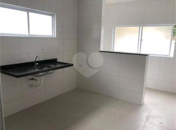 Casa · 70m² · 2 Quartos · 2 Vagas · Casa de vila com 2 quartos à venda em Marapé - SP