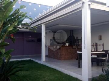 Área de Serviço · Sobrado com 3 quartos à venda em Horto Santo Antonio - SP