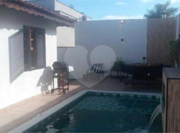 Área de Serviço · Condomínio com 3 quartos à venda em Parque Residencial Itapeti - SP