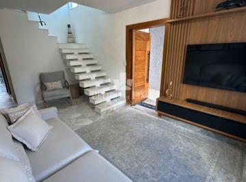 Casa · 214m² · 3 Quartos · 8 Vagas · Casa na Vila Carrão 3 quartos sendo 1 suíte e 8 vagas.