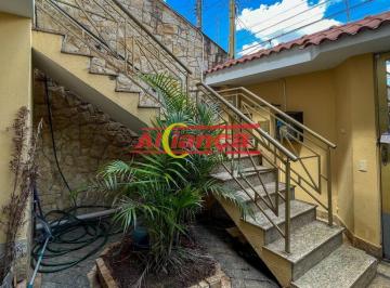 Casa · 170m² · 4 Quartos · 4 Vagas · Linda casa assobradada no Santa Mena com 4 suítes