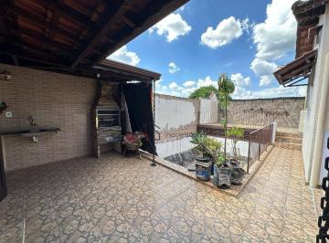9384e106f06bd188665f824042755f4a4d5d5596 · Casa com 3 dormitórios à venda, 204 m² por R$ 599.000,00 - Jardim Planalto - Jaguariúna/SP