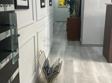 Comercial · 100m² · Sala comercial com 100 m² e 01 vaga de garagem no Centro
