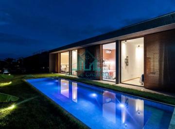 Casa · 350m² · 4 Quartos · 2 Vagas · Casa de Alto Padrão com 350m² com 4 suítes, Piscina, no Condomínio na Rota dos Milagres dos Milagres