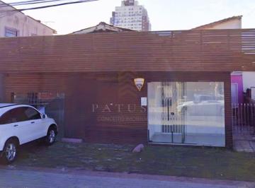 Casa · 320m² · 2 Quartos · Casa Comercial à Venda no centro da Palhoça/SC