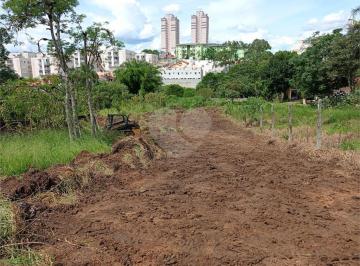 Área de Serviço · Terreno à venda em Vila Nova Aparecida - SP