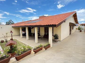 Casa de 3 quartos, Águas de São Pedro · Casa com 3 dormitórios - Águas de São Pedro 