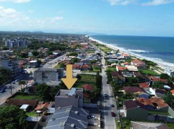 Apartamento · 144m² · 3 Quartos · 2 Vagas · Apartamento térreo com 127m², 03 quartos e 100 metros da praia em Itapoá SC