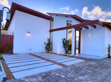Casa de 3 quartos, Santa Cruz Cabrália · Casa perto da praia em Coroa Vermelha, Santa Cruz Cabrália, Bahia.