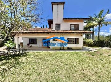Casa · 255m² · 3 Quartos · 8 Vagas · Cond Vila Velha - Casa 80% TÉRREA, 3 suítes! Lote 1.546m² plano!