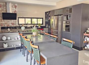 Casa · 219m² · 3 Quartos · 2 Vagas · Maravilhosa Casa em Condomínio para Venda - 3 Dormitórios / Loteamento Recanto do Lago