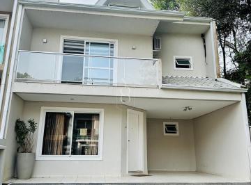 Casa · 200m² · 3 Quartos · 4 Vagas · Casa com 3 quartos, ático,churrasqueira e espaço p