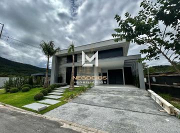 Casa · 174m² · 3 Quartos · 2 Vagas · Casa Alto Padrão em Pedra Branca - Palhoça/SC