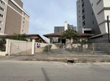 Casa · 252m² · 3 Quartos · Casa á venda 1 Suite + 2 quartos no Santa Terezinha Excelente Localização