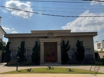 txup9oy2ogixotvlzgm0zja3_md · Casa térrea Arquitetura Neoclássica à Venda no Condominio Fazenda Imperial