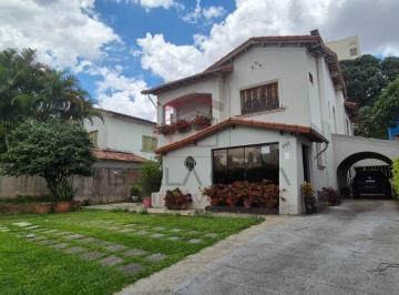 Casa · 320m² · 5 Quartos · 6 Vagas · Sobrado em frente ao Parque e Museu do Ipiranga!