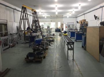 Comercial · 330m² · 2 Vagas · Prédio comercial/Industrial - locação completo 330 metros Baeta Neves 