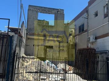 Comercial · 90m² · 9 Quartos · 1 Vaga · prédio com 9 quitinete, wc social e lojas 50 metros do mar, bairro novo-olinda