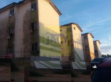 Apartamento · 90m² · 3 Quartos · 1 Vaga · Apartamento em Jaboatão, 3 qts, 1wc, sala 2 amb., cz, quintal, 1vg de garagem coberta.