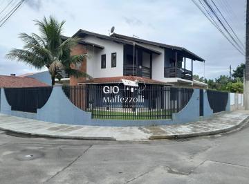 Casa · 241m² · 2 Quartos · 3 Vagas · Casa em Jaraguá do Sul, bairro Barra do Rio Cerro