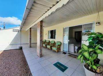 Casa · 145m² · 3 Quartos · 3 Vagas · Casa espaçosa com 300m² de terreno, à 800mts da Praia do Gravatá em Navegantes/SC.