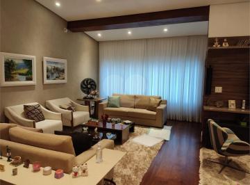 Casa · 297m² · 3 Quartos · 7 Vagas · Casa com 3 quartos à venda em Chora menino - SP