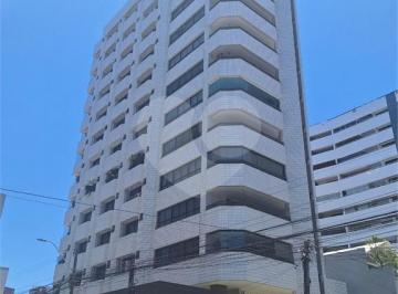 Apartamento · 219m² · 3 Quartos · Apartamento com 3 quartos à venda em Meireles - CE