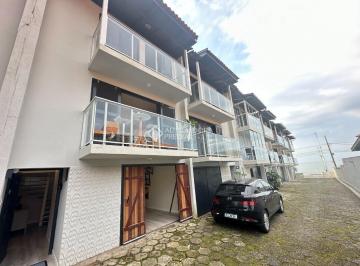 481071_iu94z9242333_481071667f205e7f6a0.jpg · Casa triplex a venda, quadra mar praia de cabeçudas em Itajaí-SC.